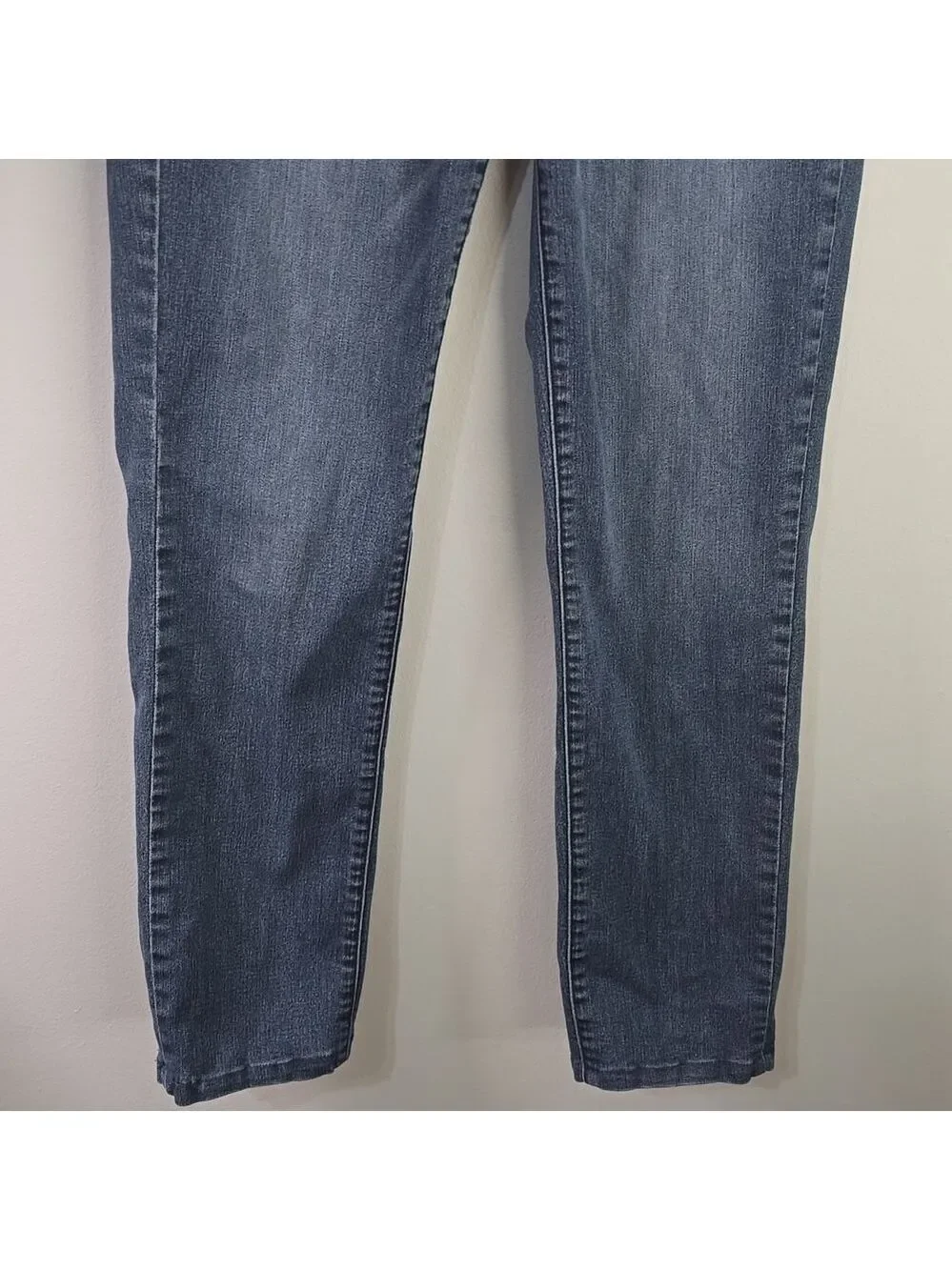 Democracy Jeans with Branded Button womens Size 2 Blue Ab Technology